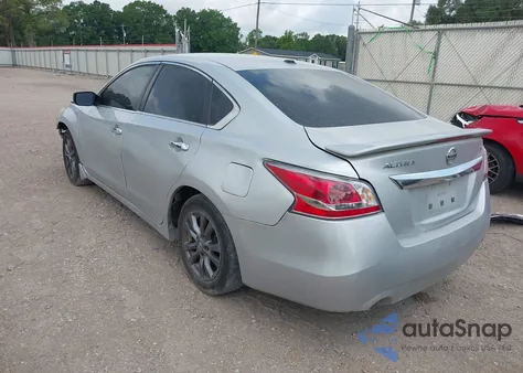 2015 Nissan Altima 2.5 S из США, поврежденный, VIN 1N4AL3AP2FN344164